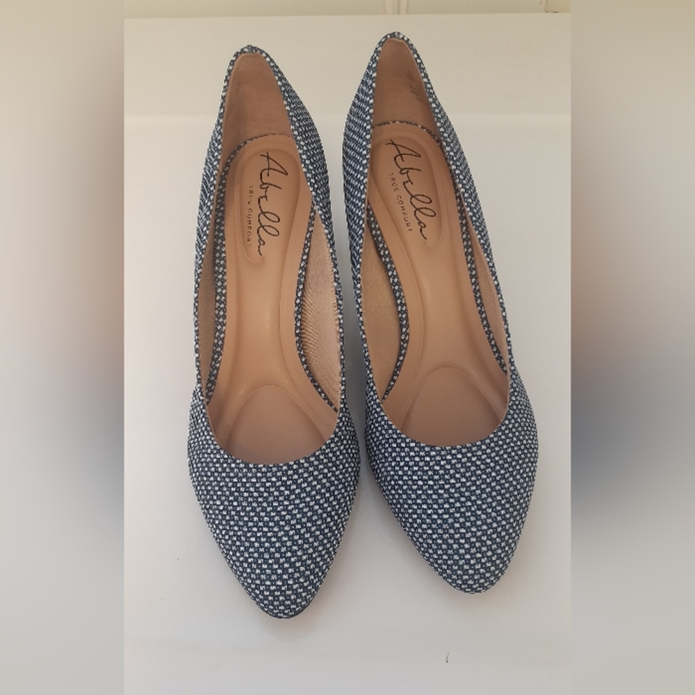 Blue & white heels - Abella True Comfort - size 10